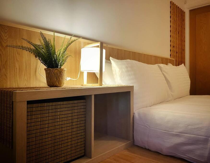 Japanese Style Muji Two-Bedroom Apt Свонсі Екстер'єр фото