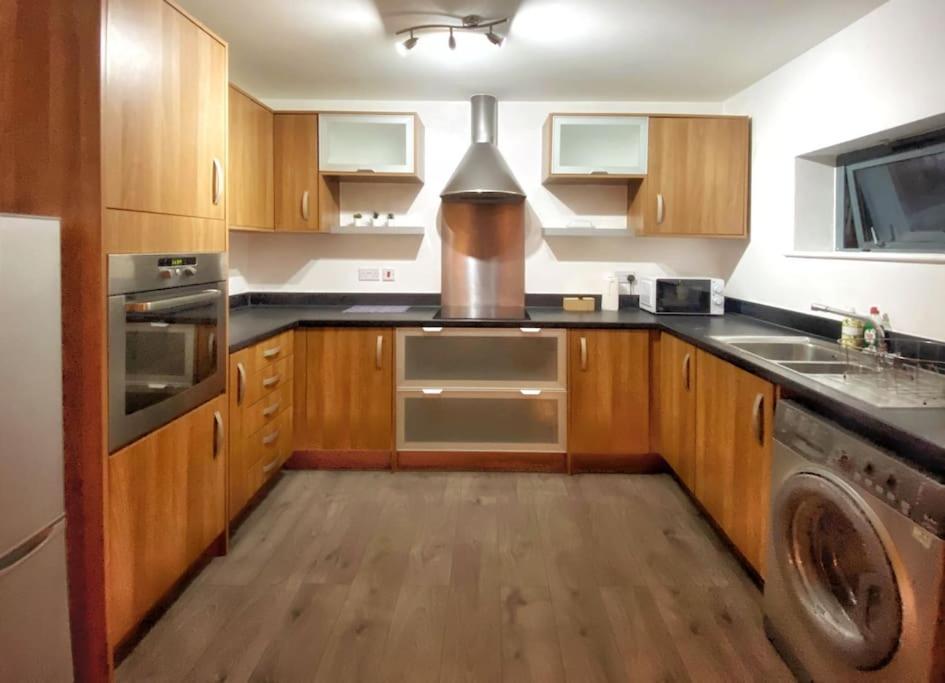 Japanese Style Muji Two-Bedroom Apt Свонсі Екстер'єр фото